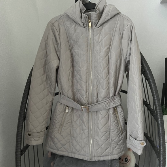 Guess Jackets & Blazers - GUESS Quilted Coat EUC
